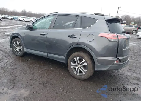 2018 Toyota Rav4 Le z USA, uszkodzony, nr VIN 2T3BFREV3JW745726